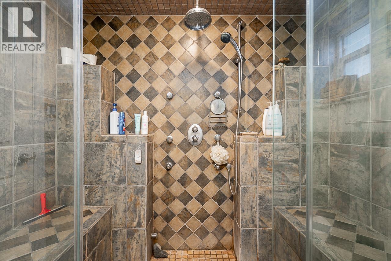 404 Mundy Street Property Photo 28