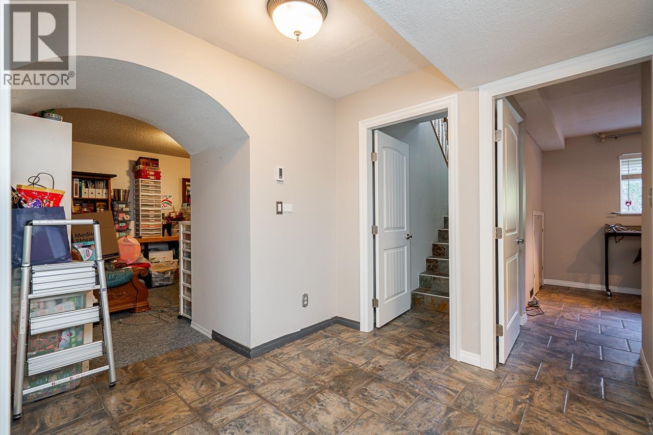 404 Mundy Street Property Photo 30