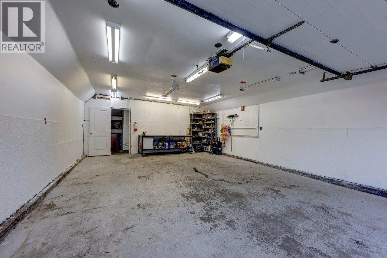 744 E 3rd Street Property Photo 17