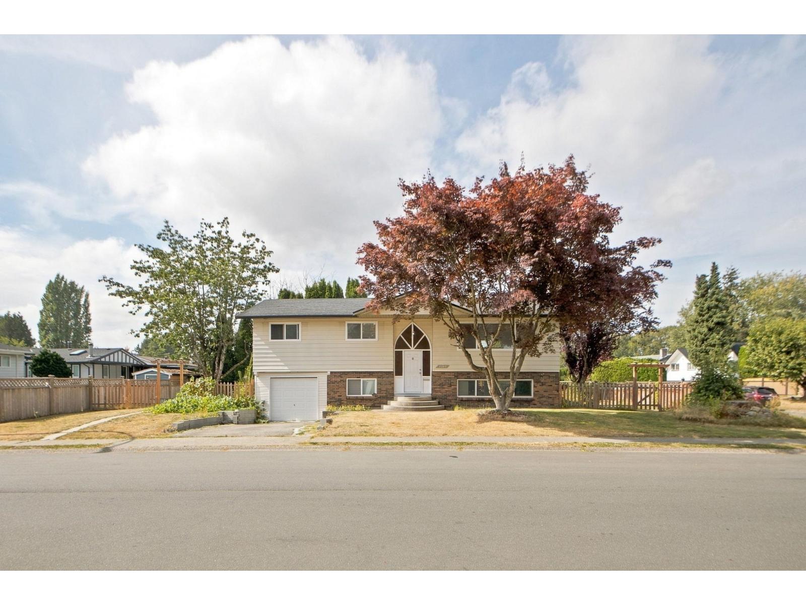 7567 114 Street Property Photo 1