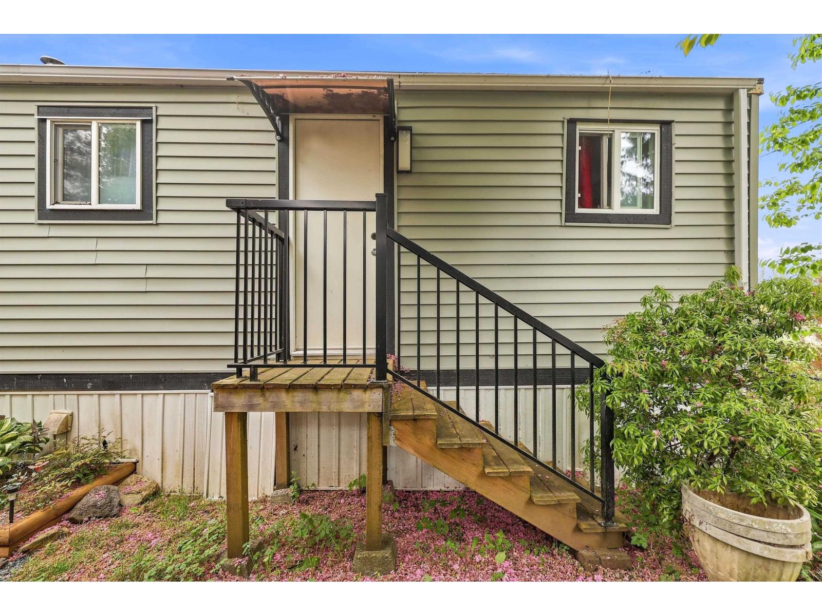 52 24330 Fraser Highway Property Photo 4
