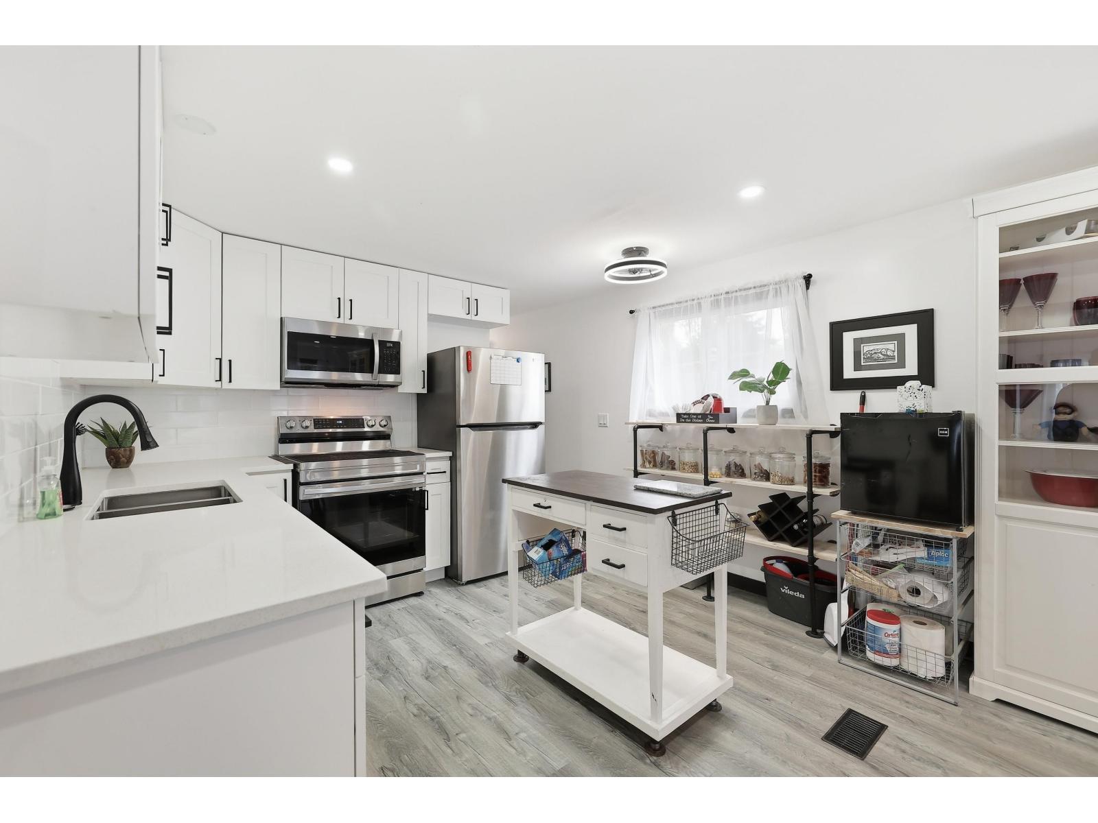 52 24330 Fraser Highway Property Photo 10
