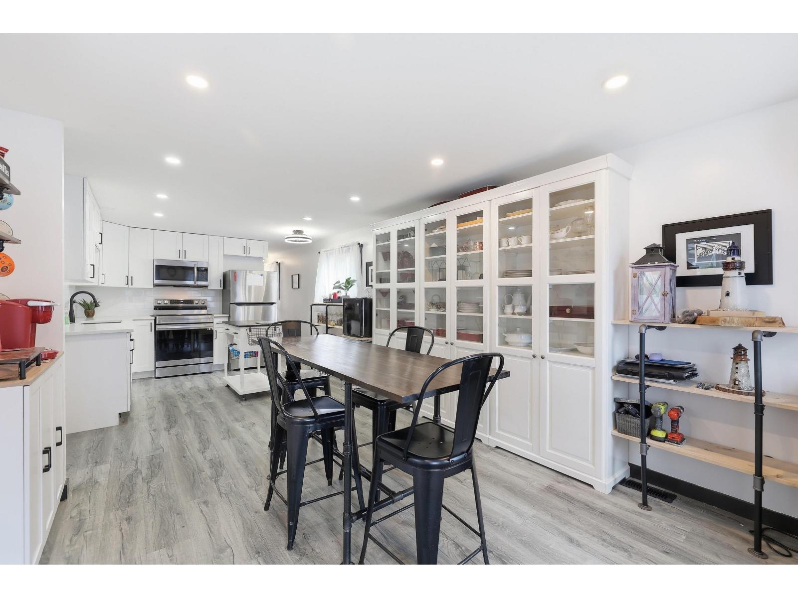 52 24330 Fraser Highway Property Photo 14