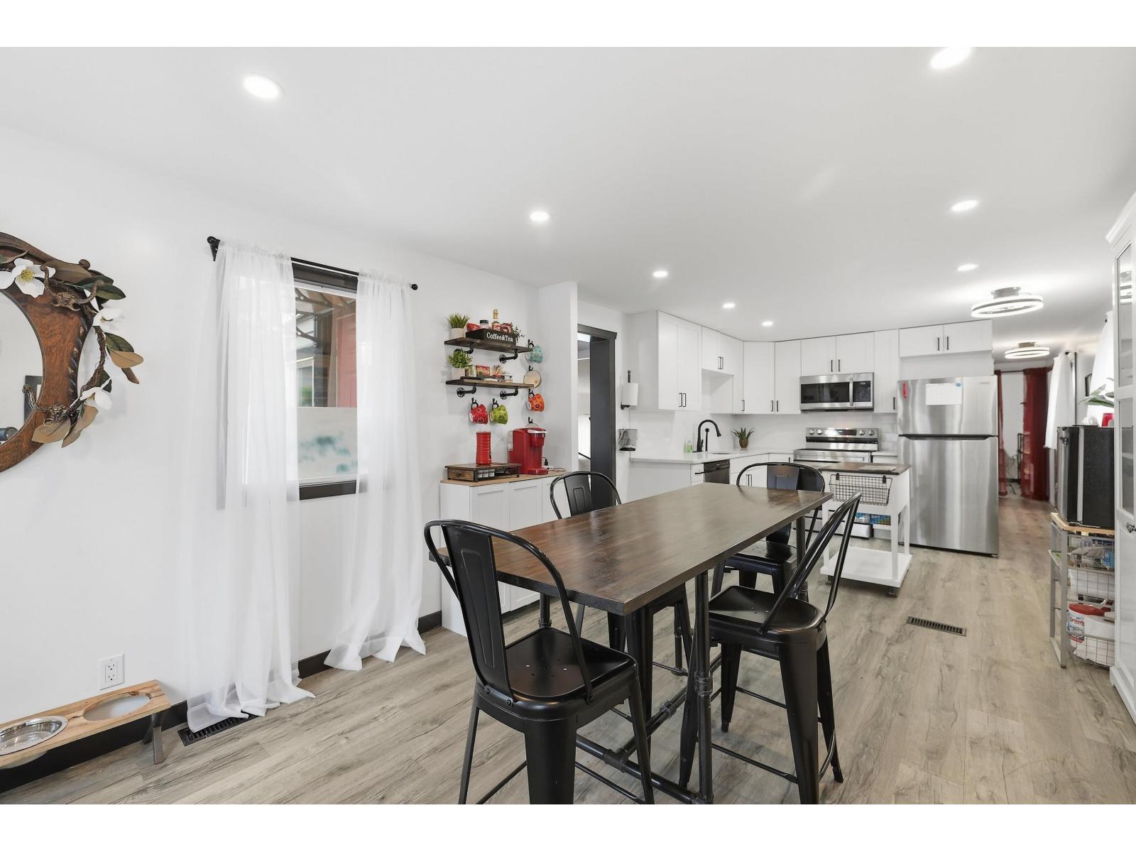 52 24330 Fraser Highway Property Photo 15