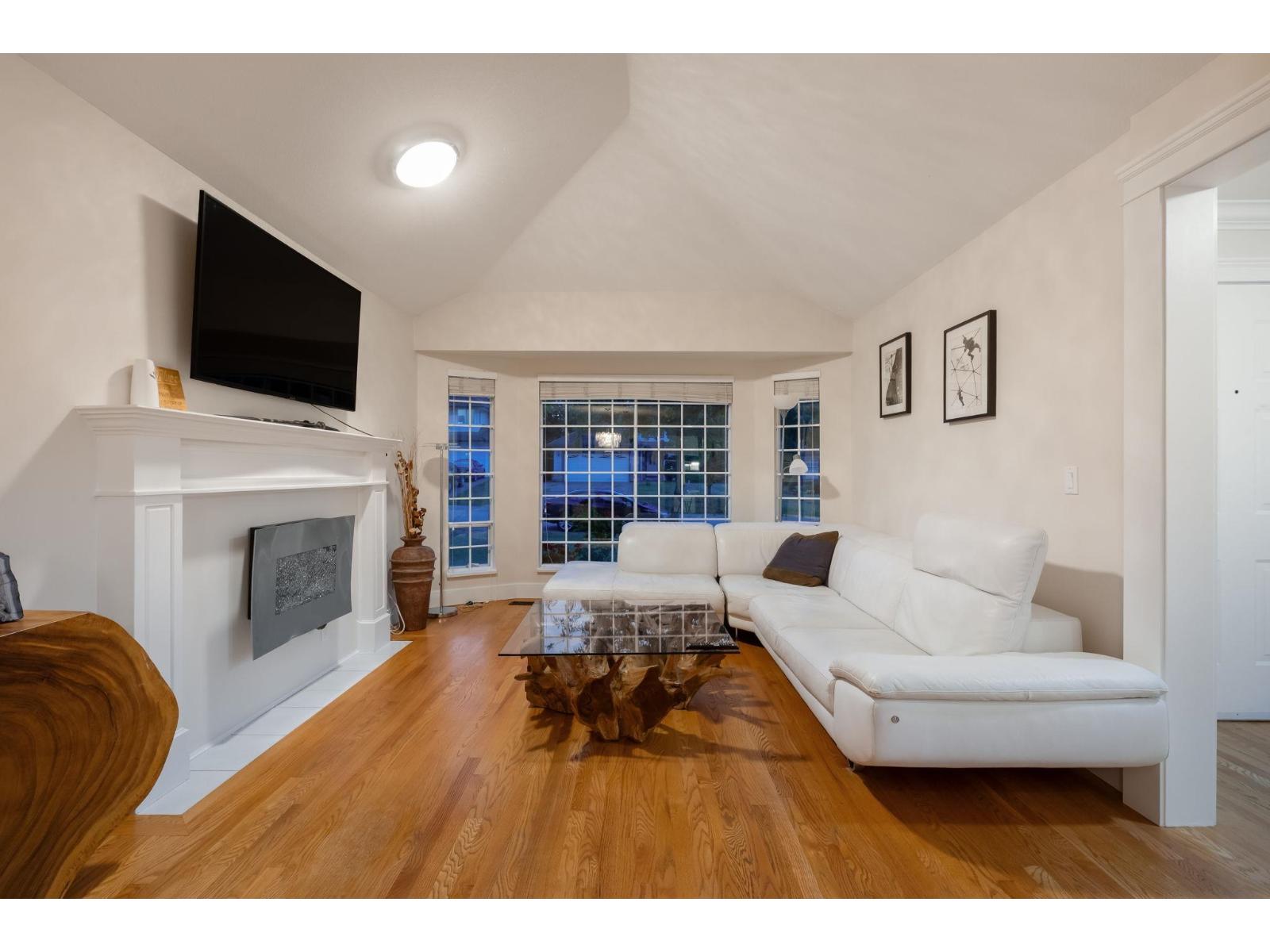 15295 111a Avenue Property Photo 3