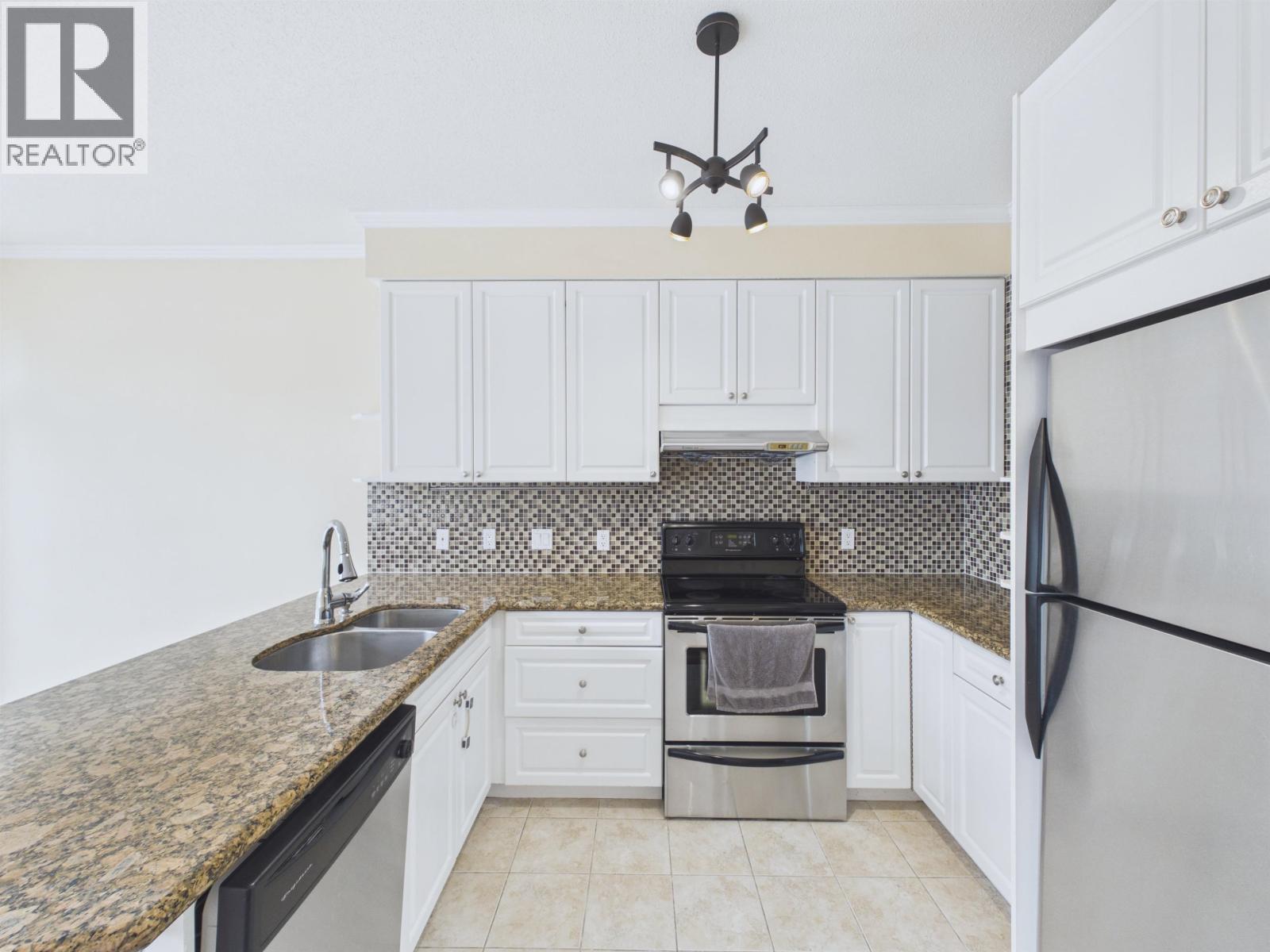 48 5298 Oakmount Crescent Property Photo 10