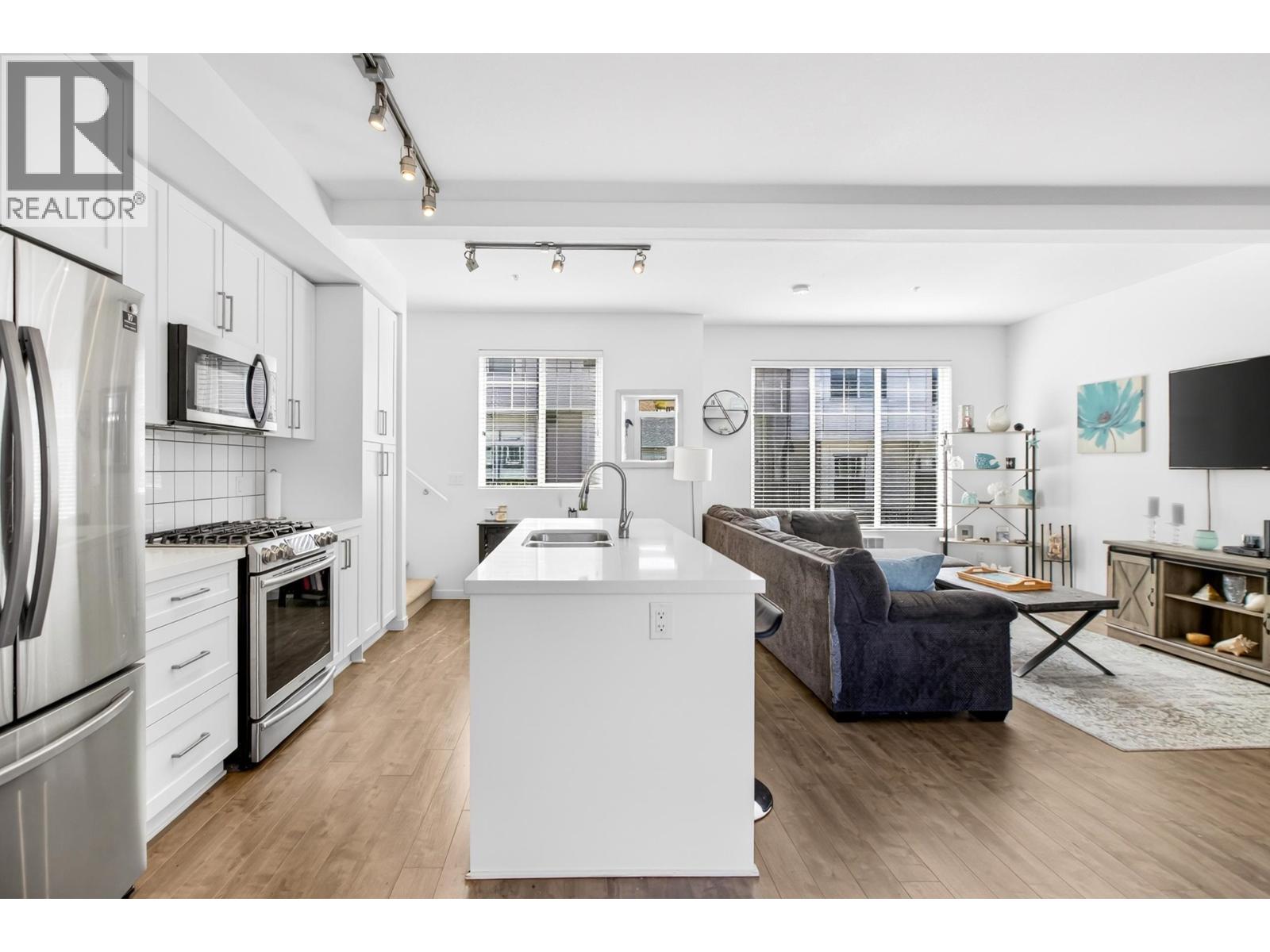 7 11272 240 Street Property Photo 10