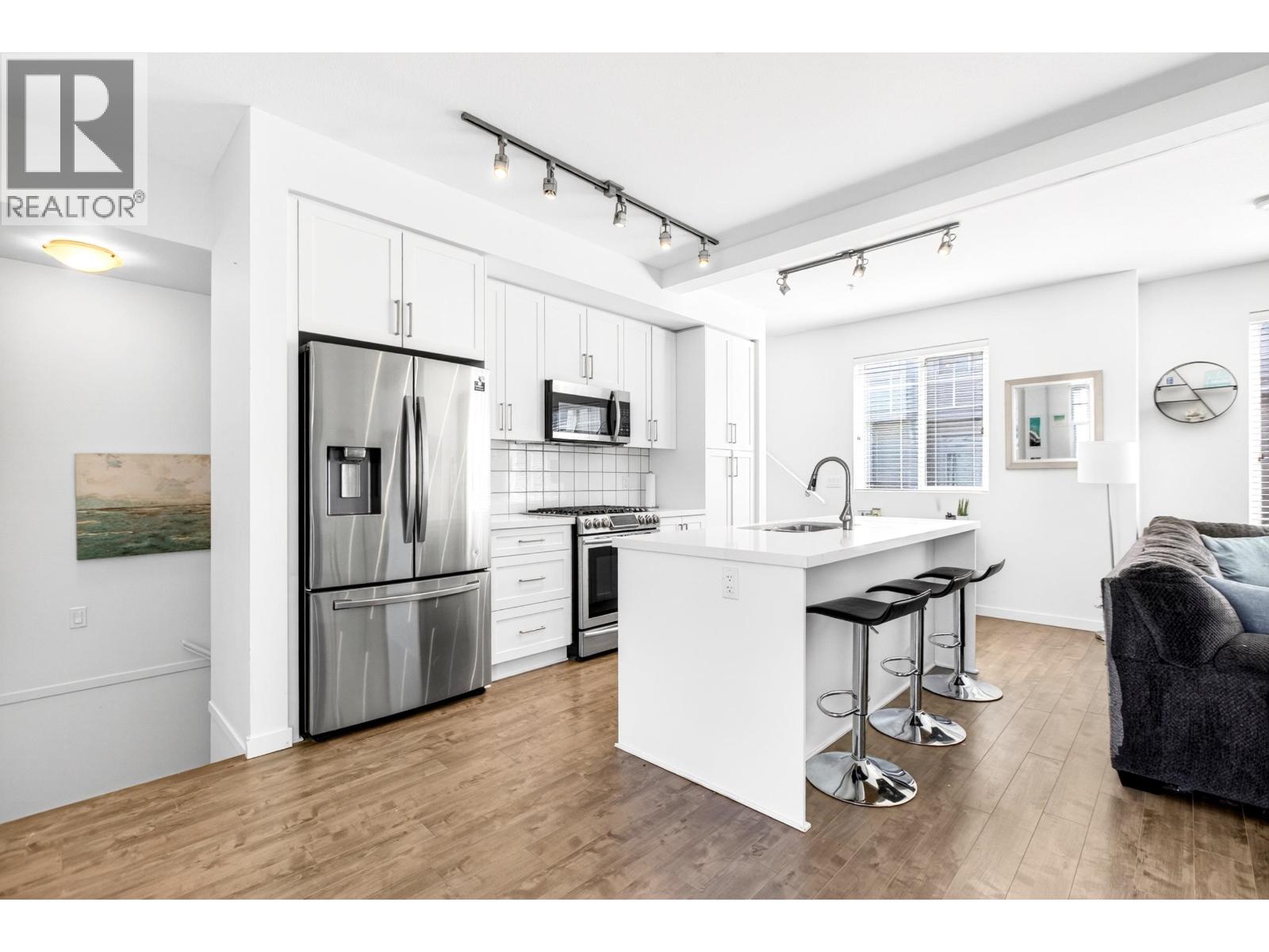 7 11272 240 Street Property Photo 11