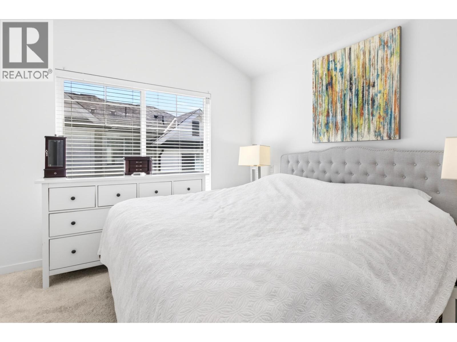 7 11272 240 Street Property Photo 17