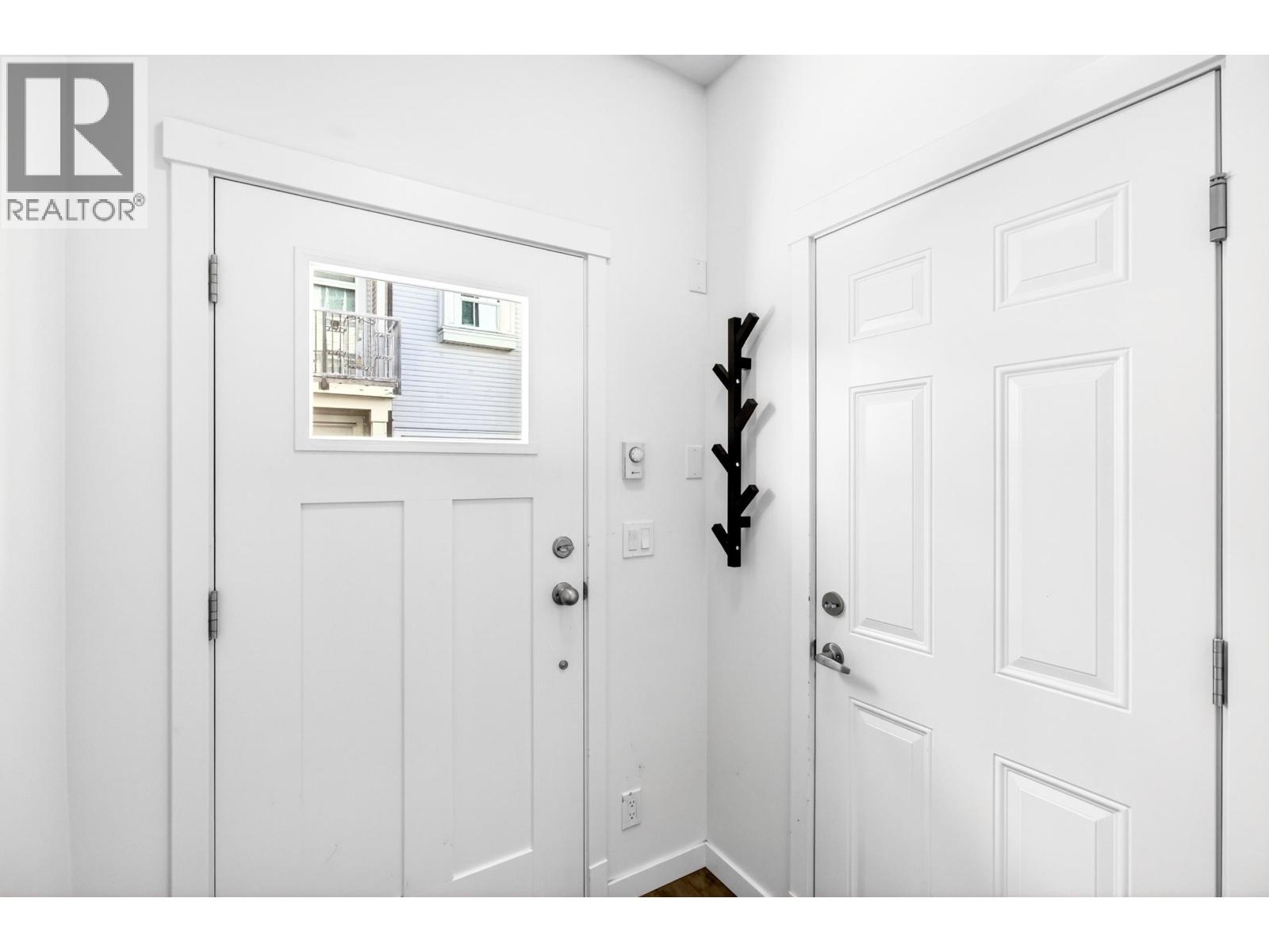 7 11272 240 Street Property Photo 23