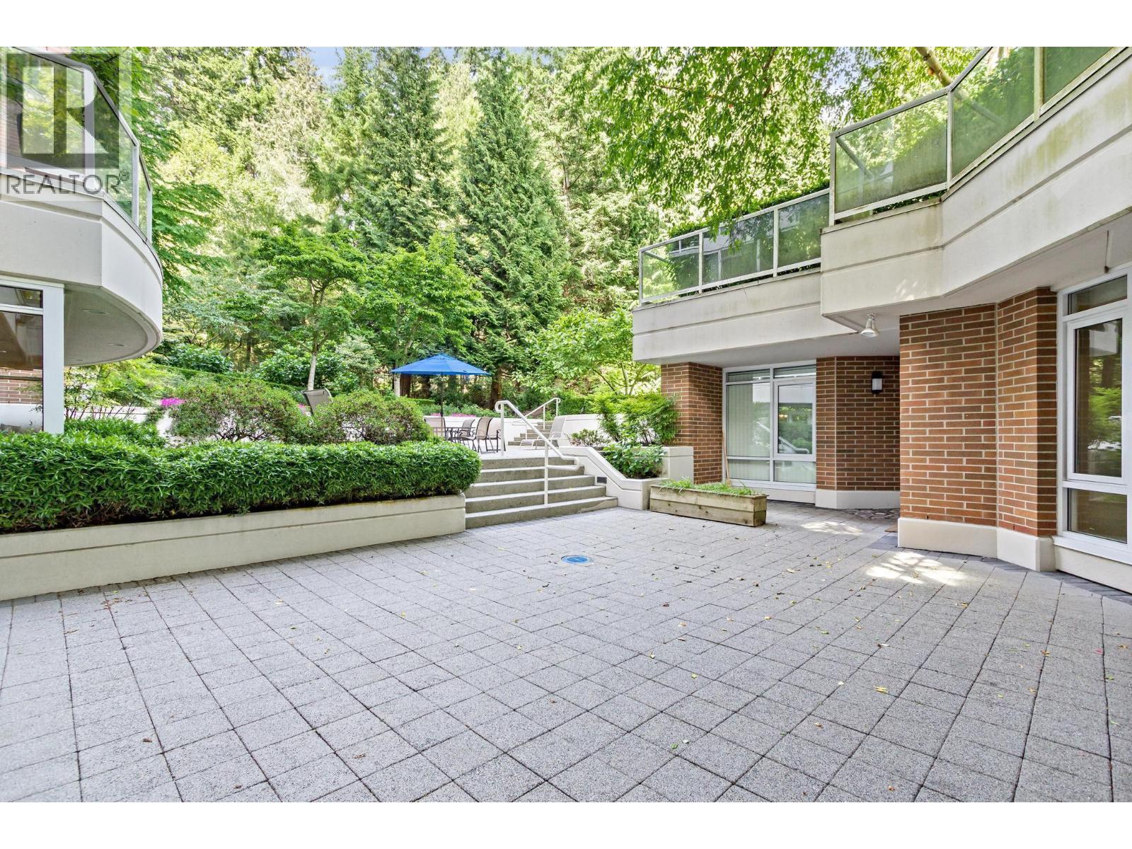 704 5615 Hampton Place Property Photo 3