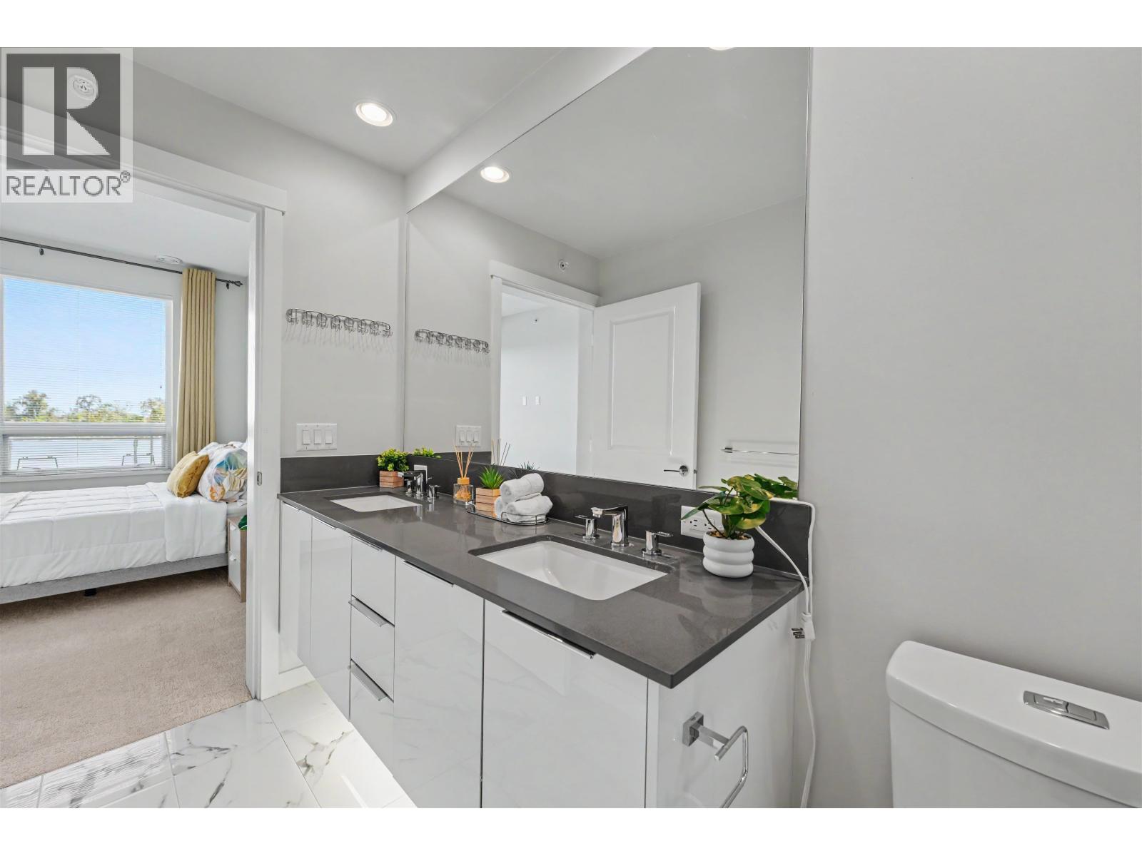 604 3289 Riverwalk Avenue Property Photo 16