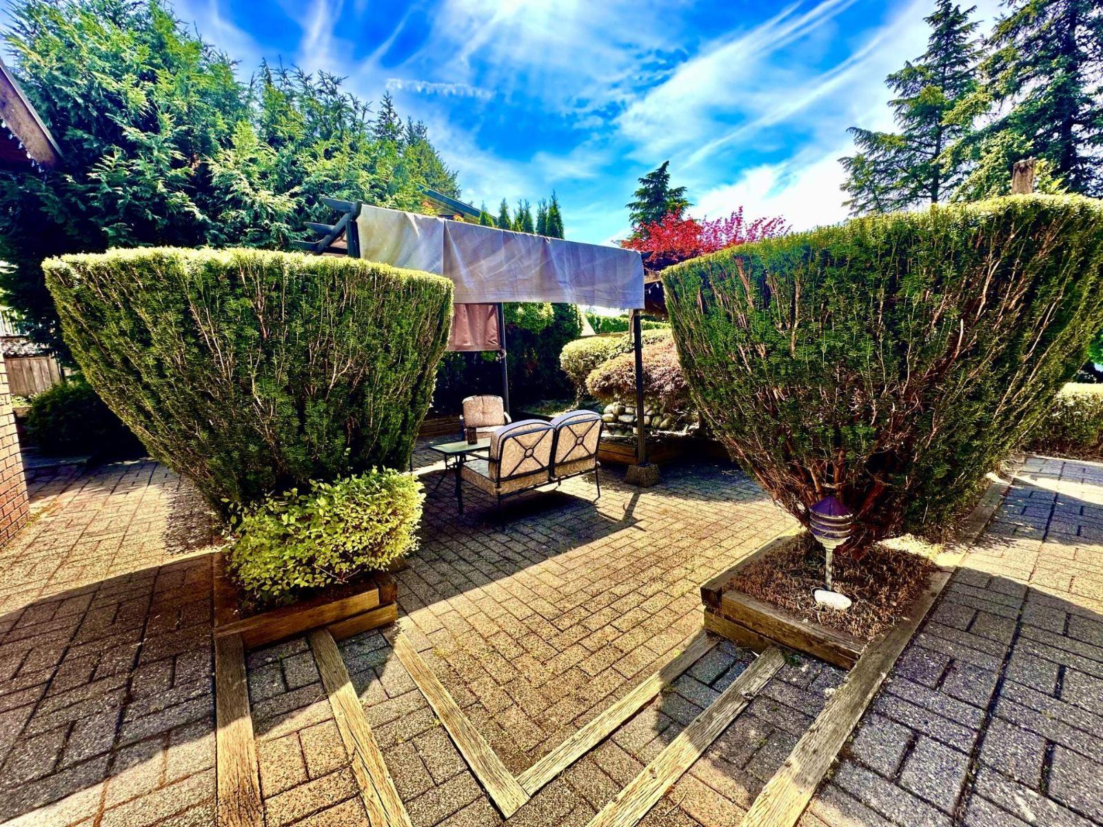 3762 Nanaimo Crescent Property Photo 3