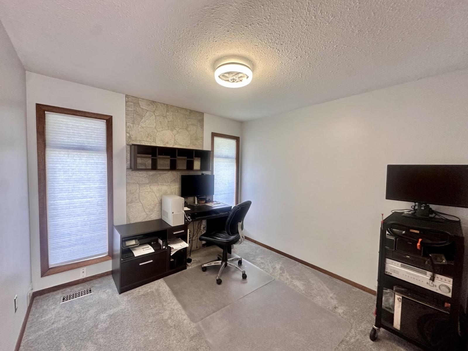 3762 Nanaimo Crescent Property Photo 18