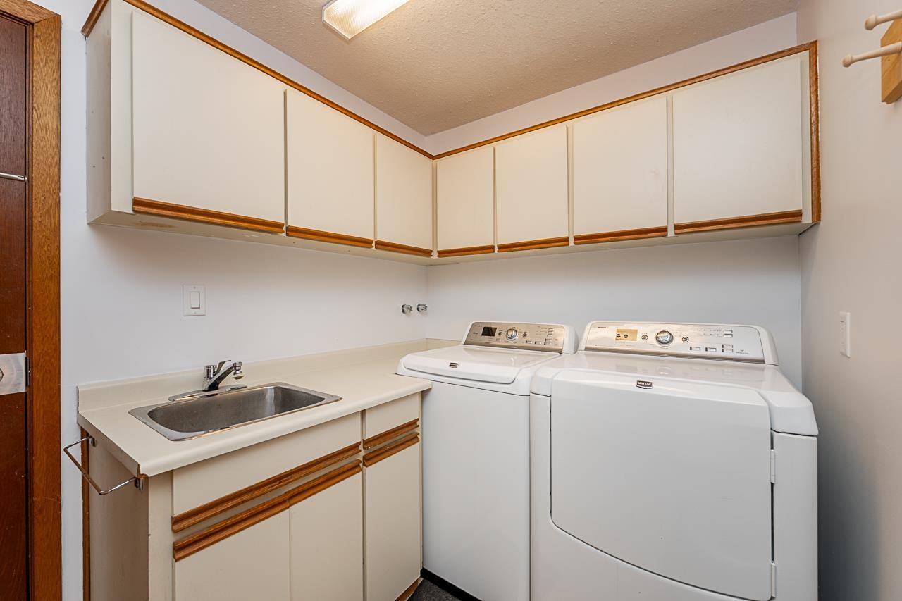 3762 Nanaimo Crescent Property Photo 24
