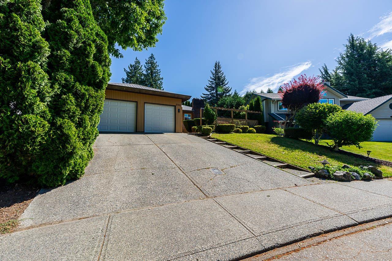 3762 Nanaimo Crescent Property Photo 40