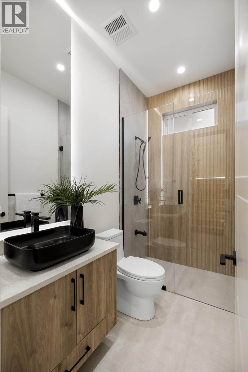 5666 10a Avenue Property Photo 11