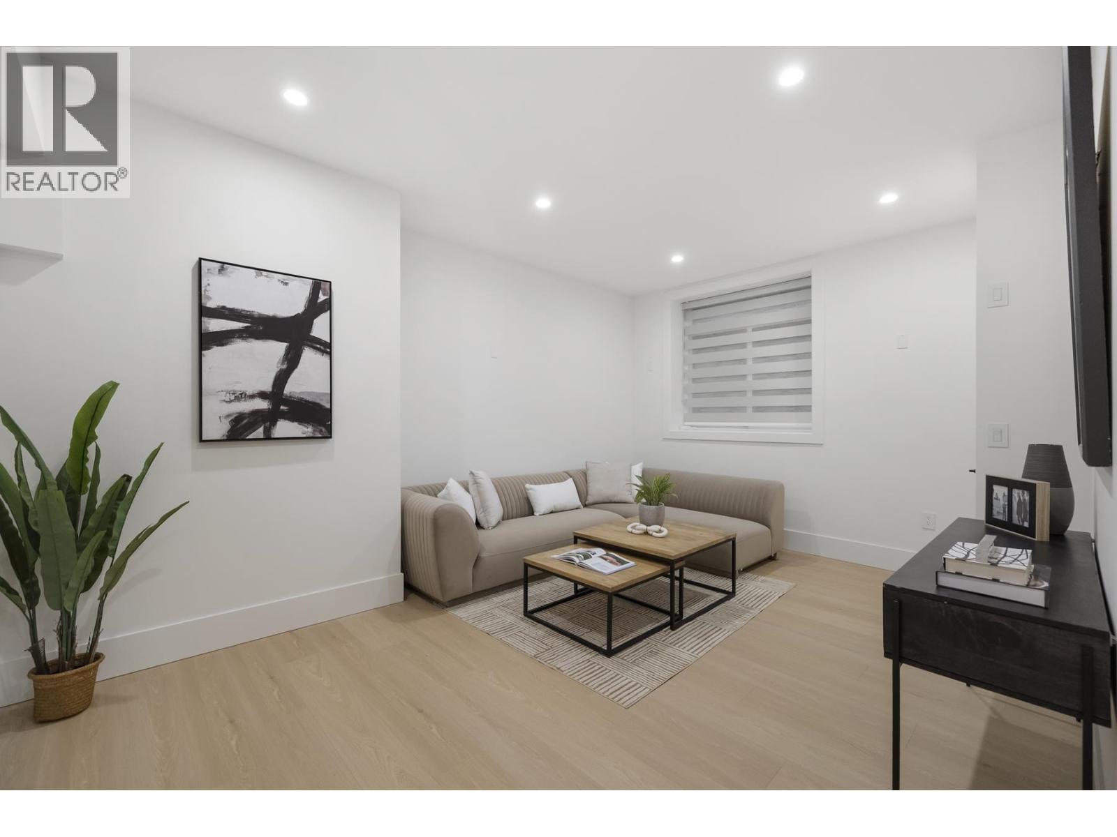 5666 10a Avenue Property Photo 23