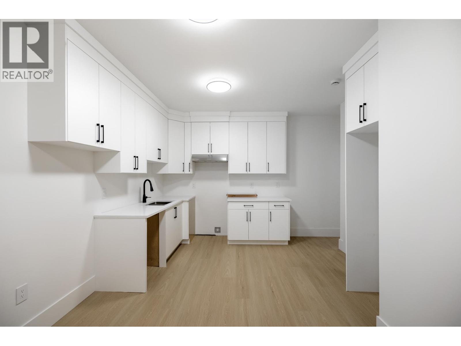 5666 10a Avenue Property Photo 25