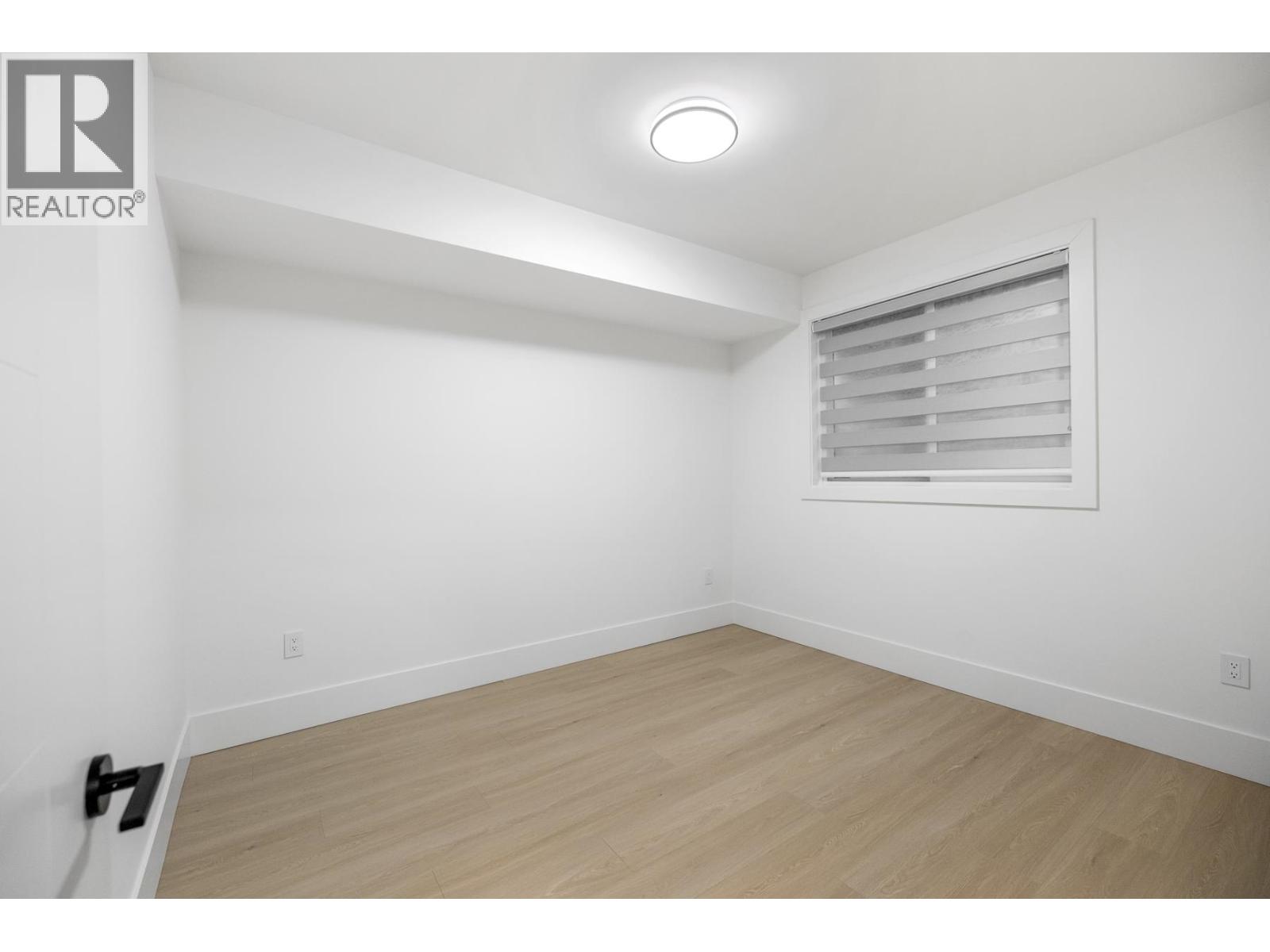 5666 10a Avenue Property Photo 26