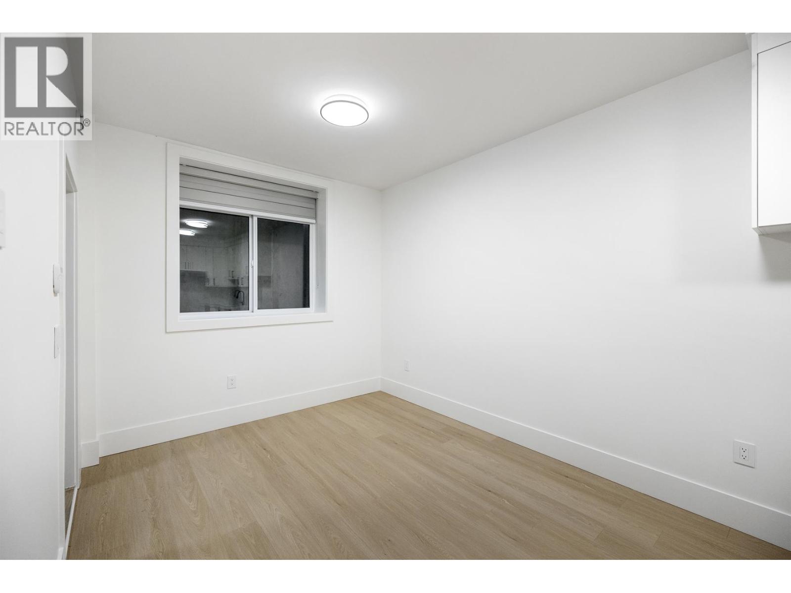 5666 10a Avenue Property Photo 27
