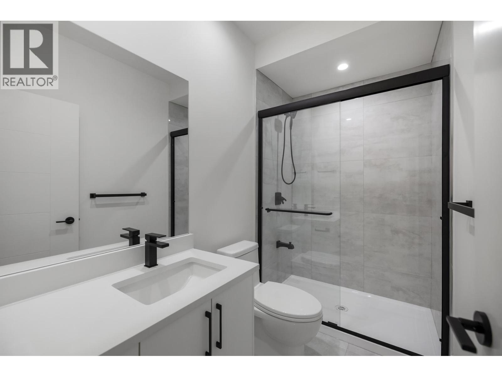 5666 10a Avenue Property Photo 28
