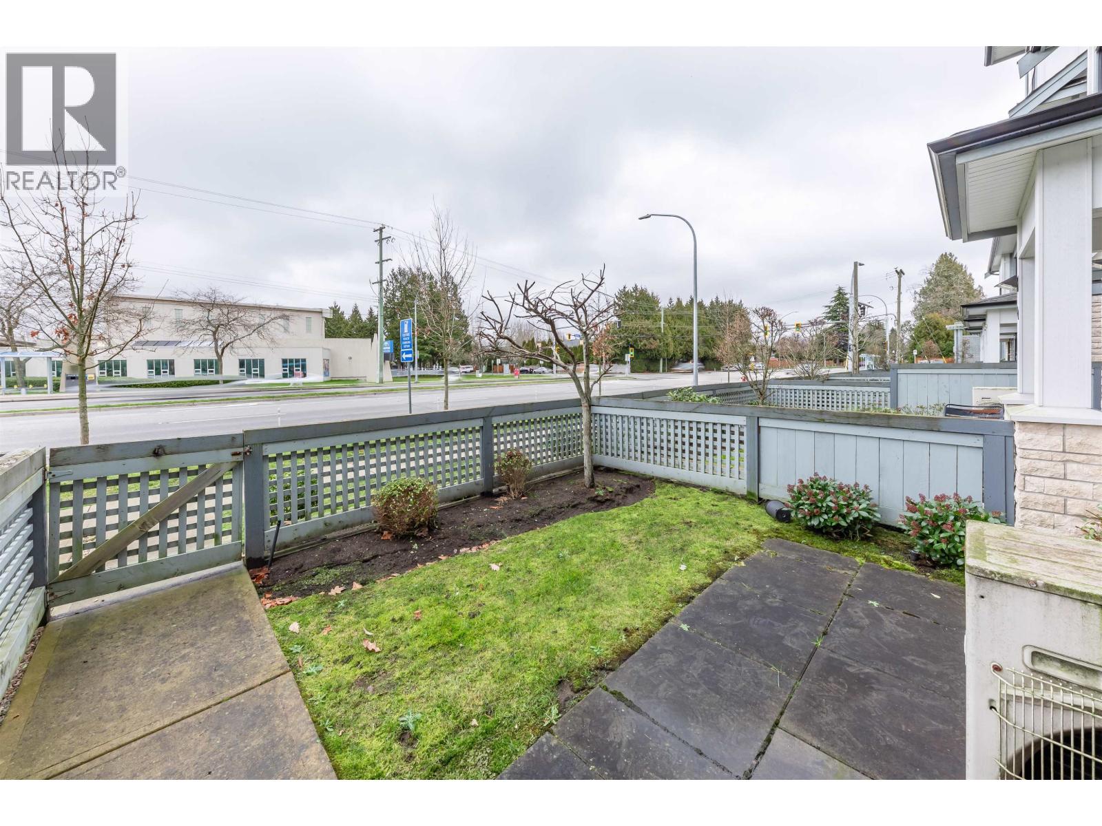 21 7168 Lynnwood Drive Property Photo 10