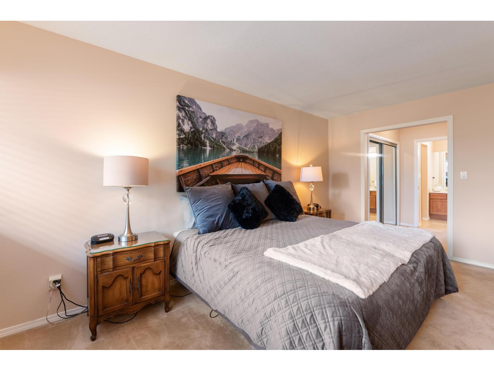 305 15270 17 Avenue Property Photo 17