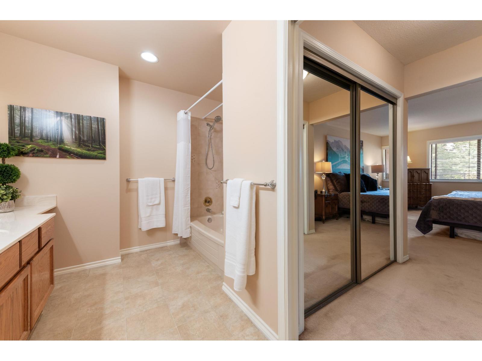 305 15270 17 Avenue Property Photo 19