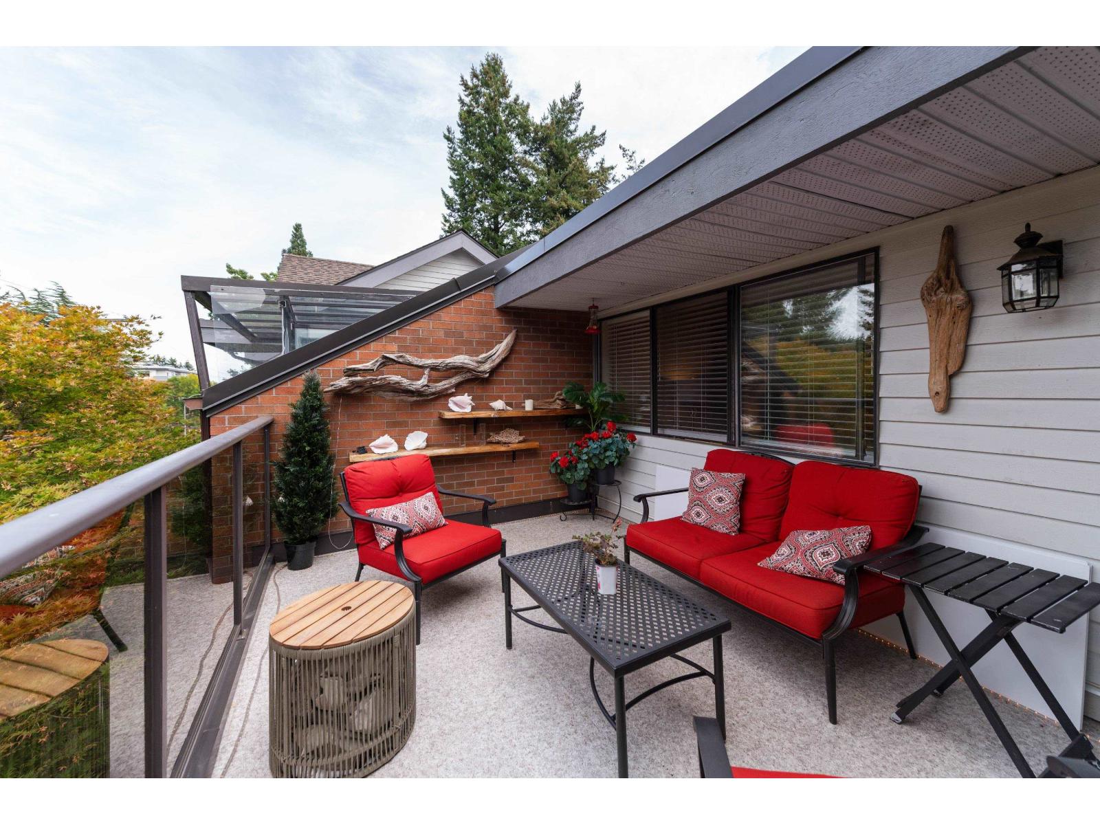 305 15270 17 Avenue Property Photo 23