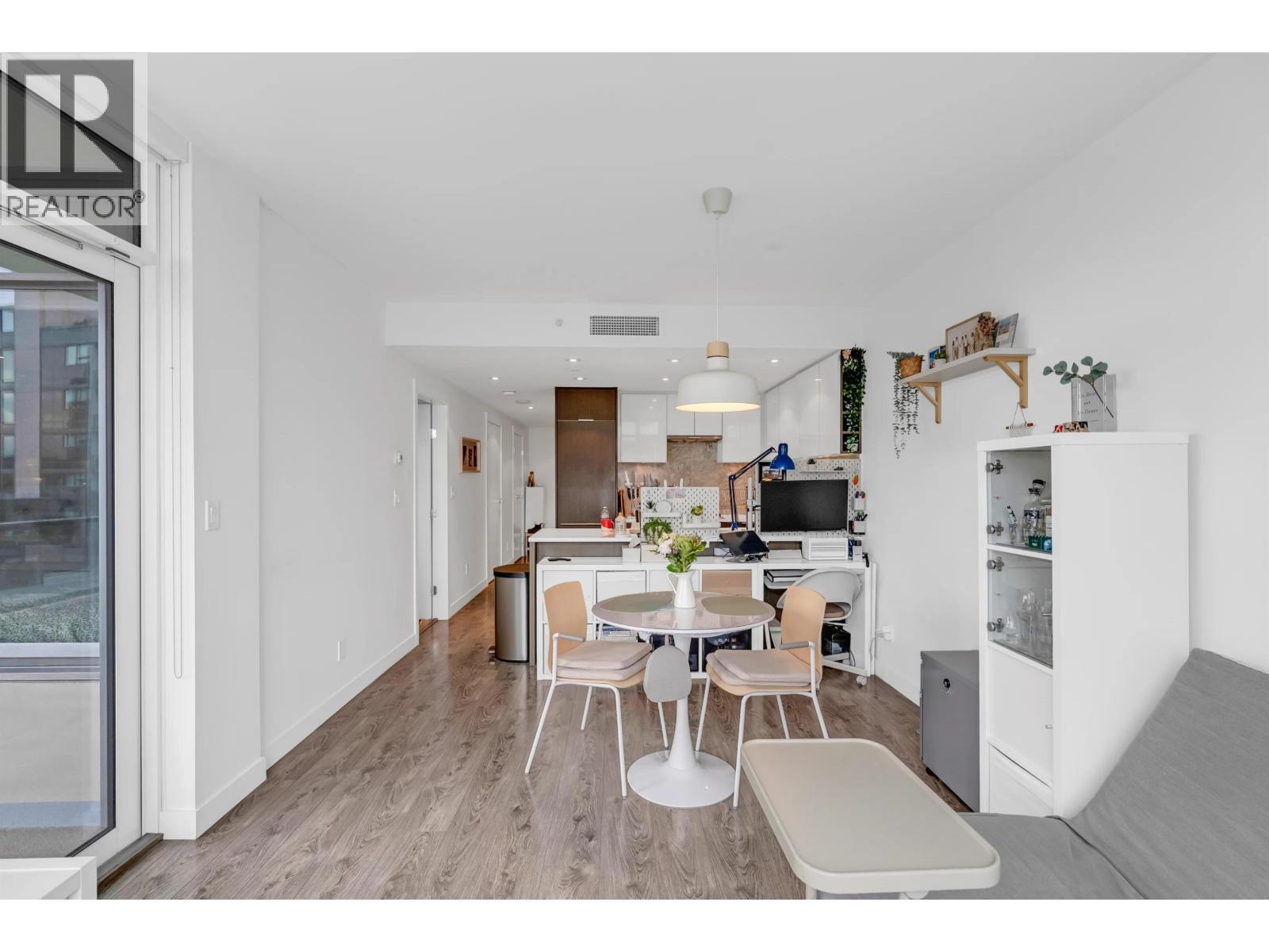 908 110 Switchmen Street Property Photo 3