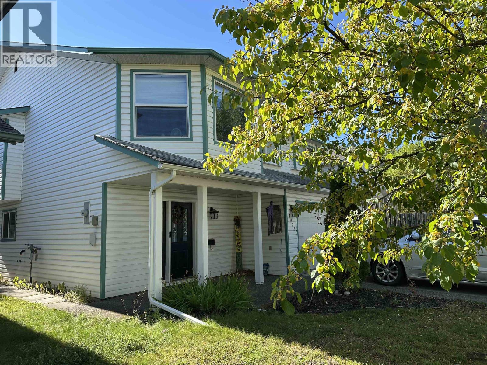 7032 Dakelh Ti Property Photo 4