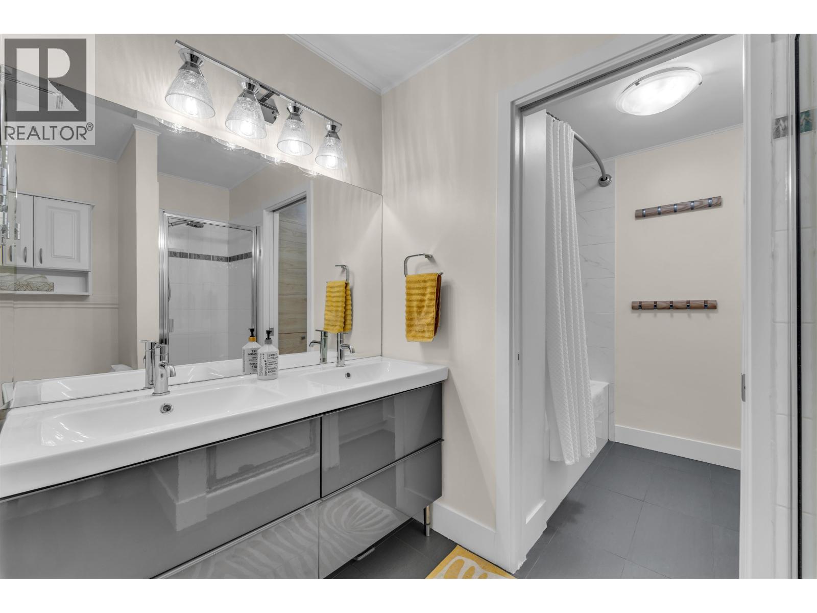 10 1140 Falcon Drive Property Photo 11