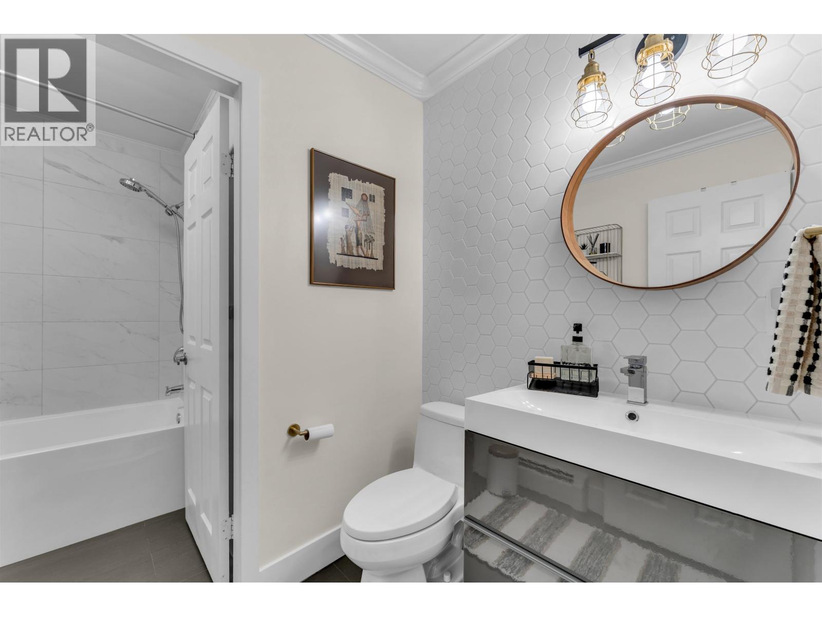 10 1140 Falcon Drive Property Photo 13