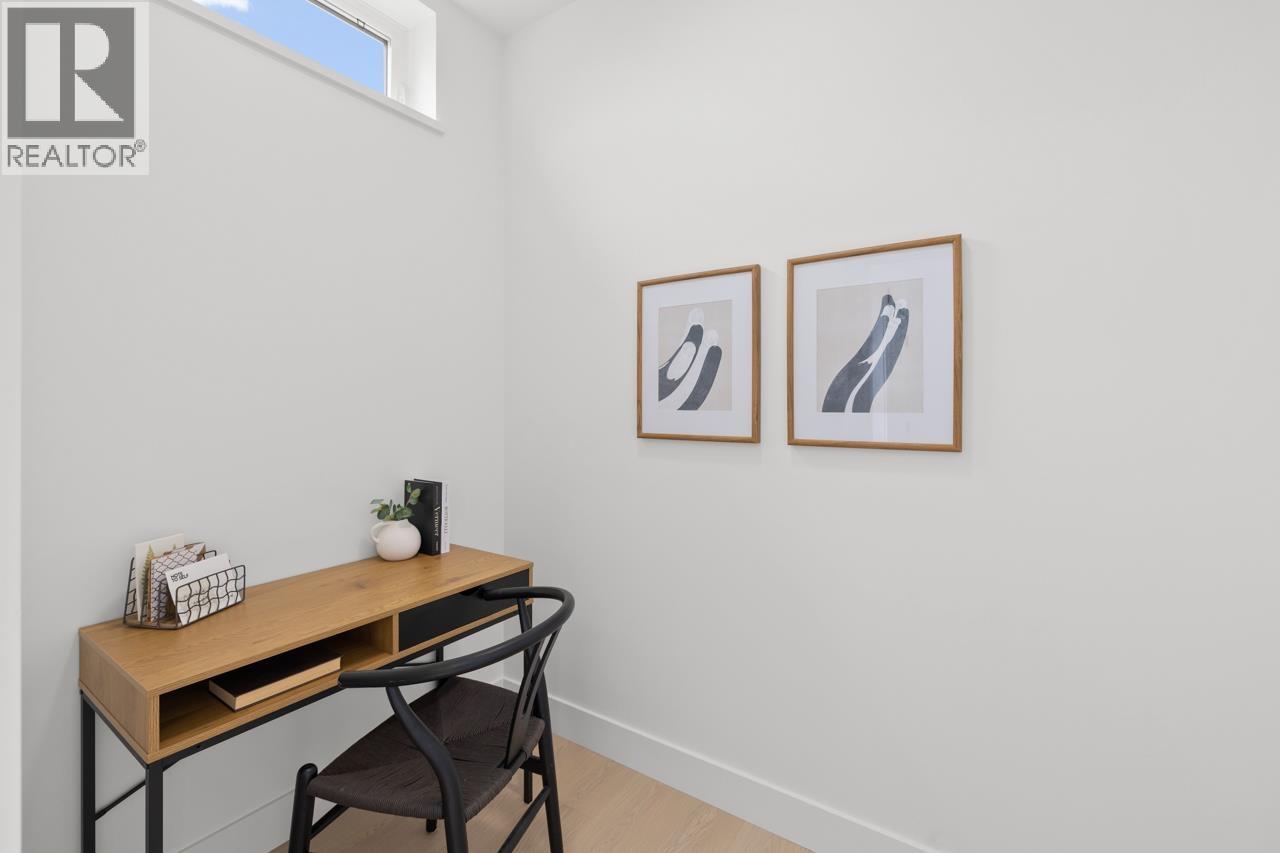 201 2135 E Pender Street Property Photo 23