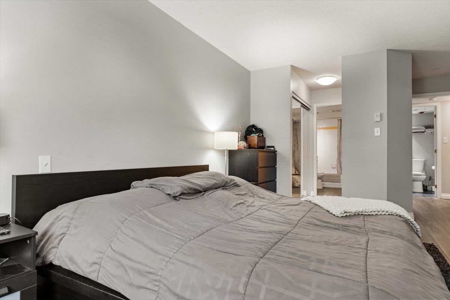 102 33280 E Bourquin Crescent Property Photo 14