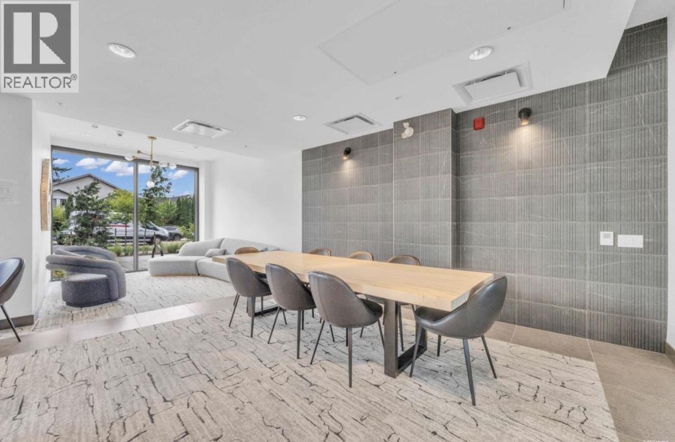 557 422 E 3rd Street Property Photo 19