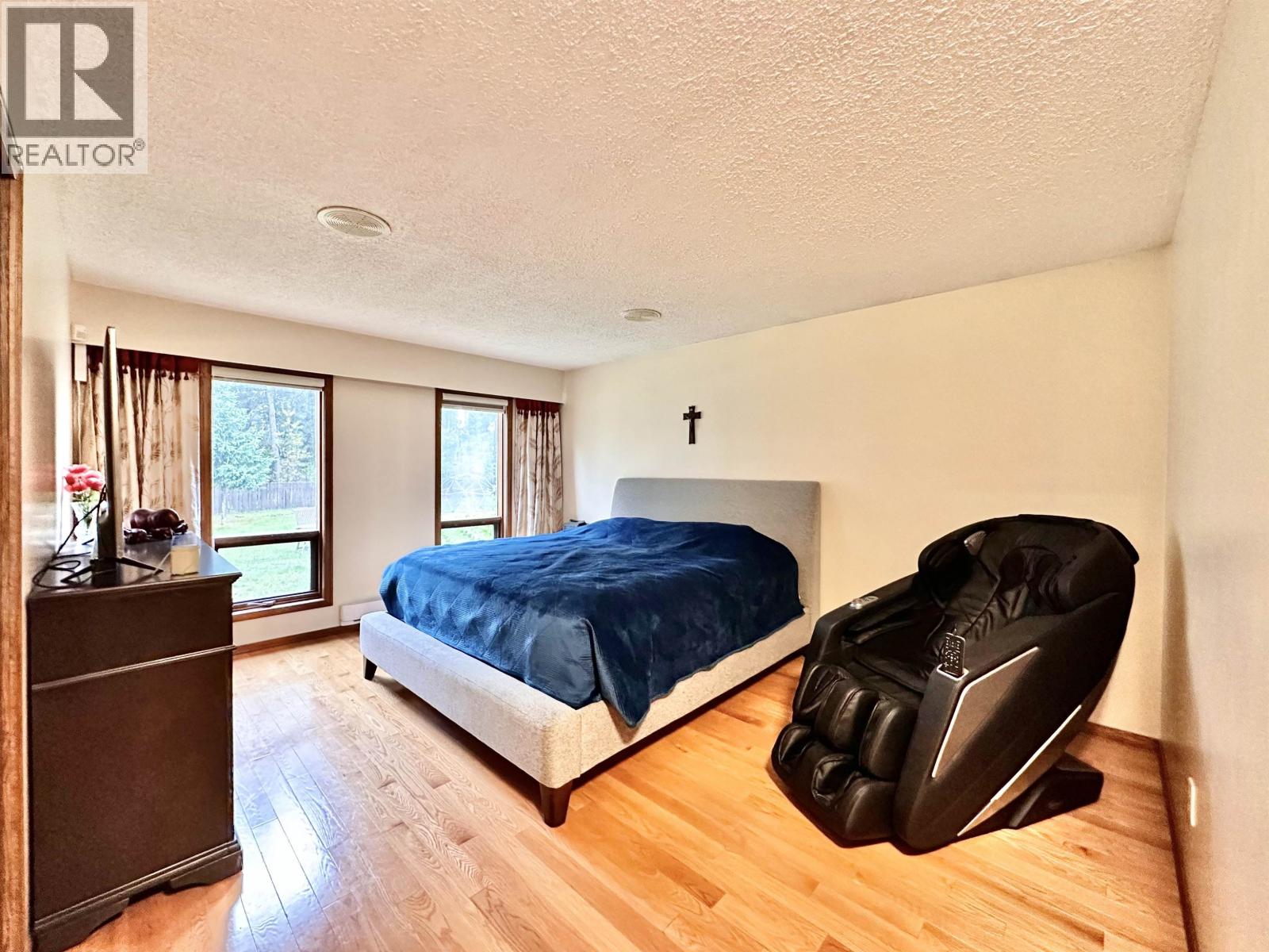 1365 S 5 Highway Property Photo 10