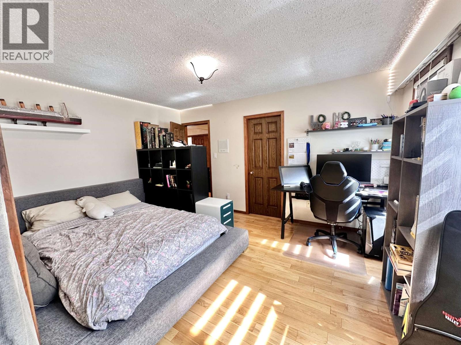 1365 S 5 Highway Property Photo 14
