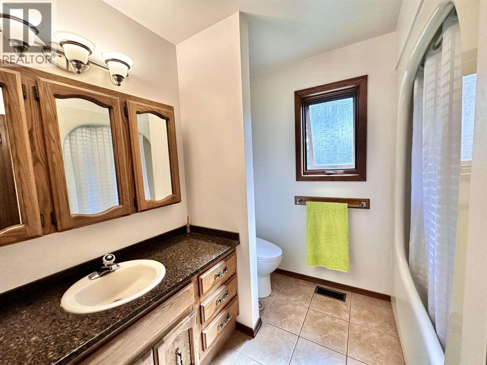 1365 S 5 Highway Property Photo 17