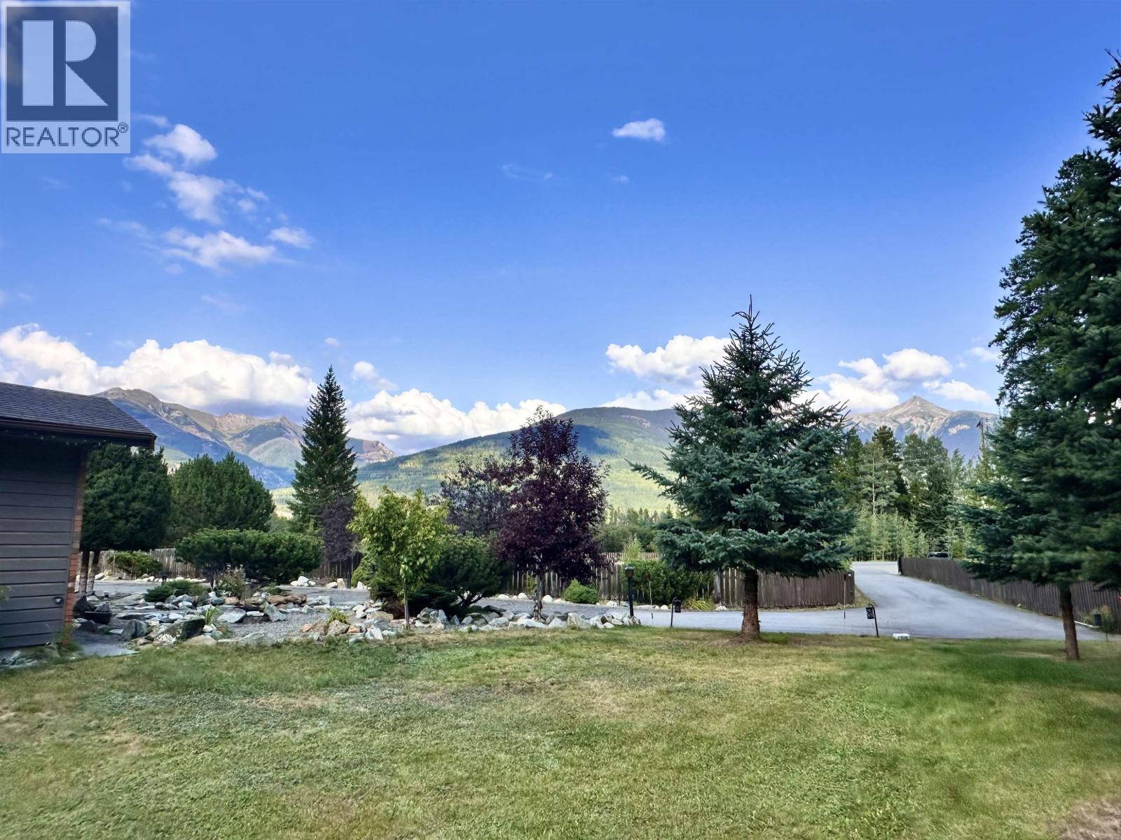 1365 S 5 Highway Property Photo 21