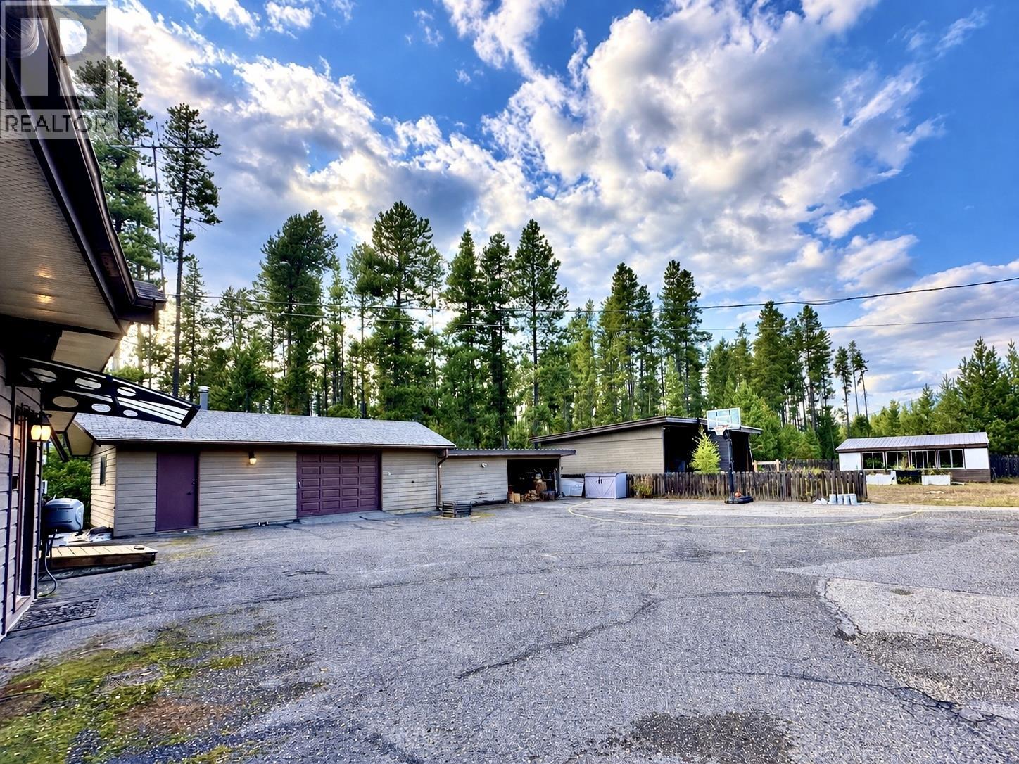 1365 S 5 Highway Property Photo 22