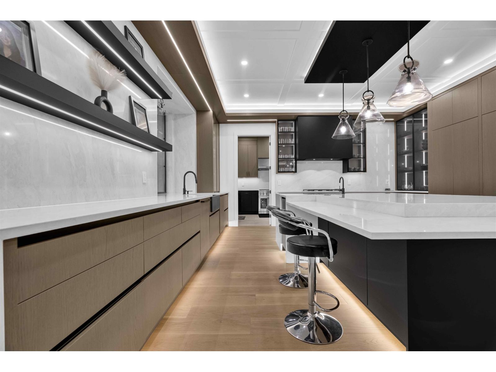 5335 188 Street Property Photo 11