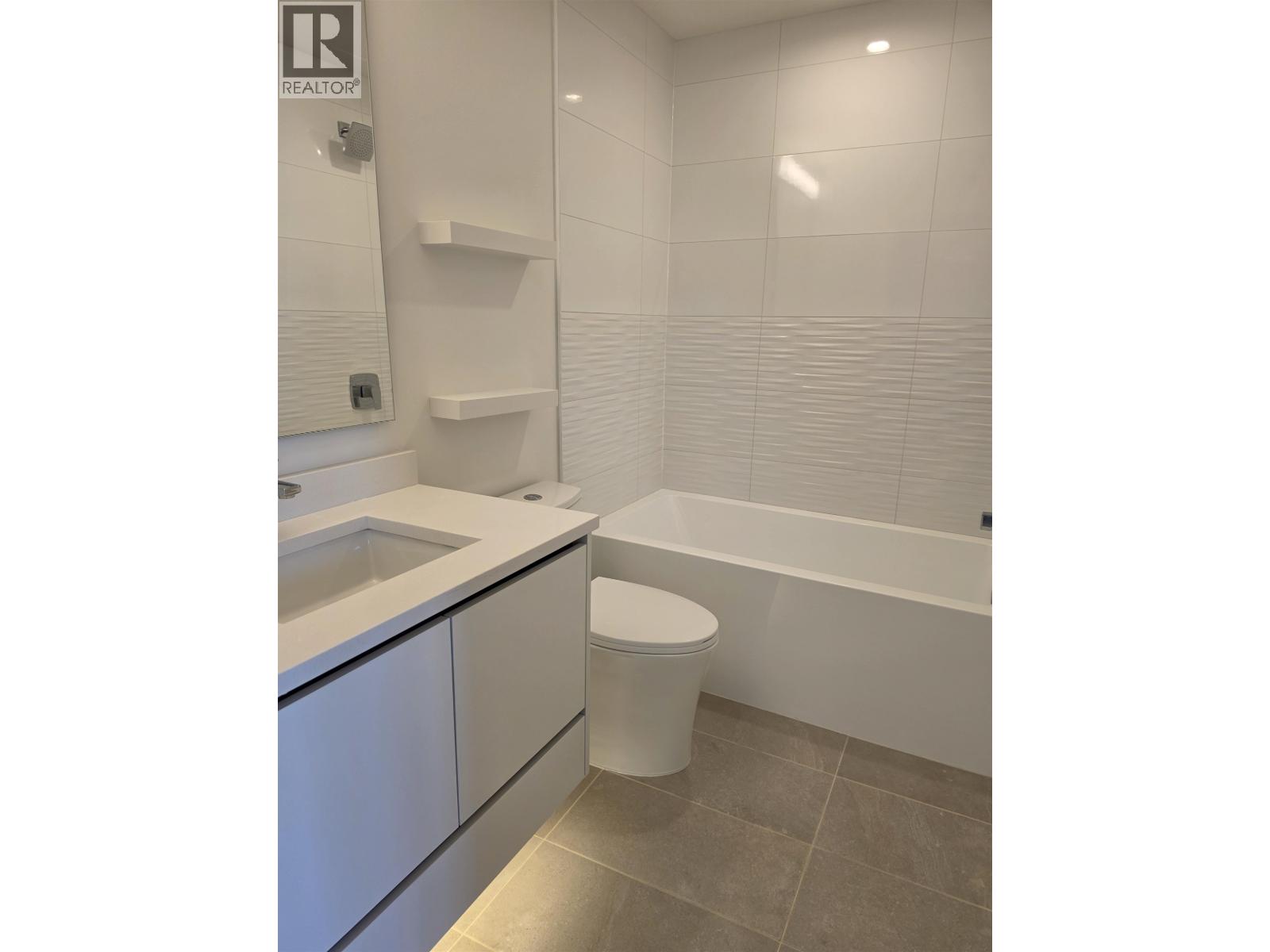 310 8398 Oak Street Property Photo 5