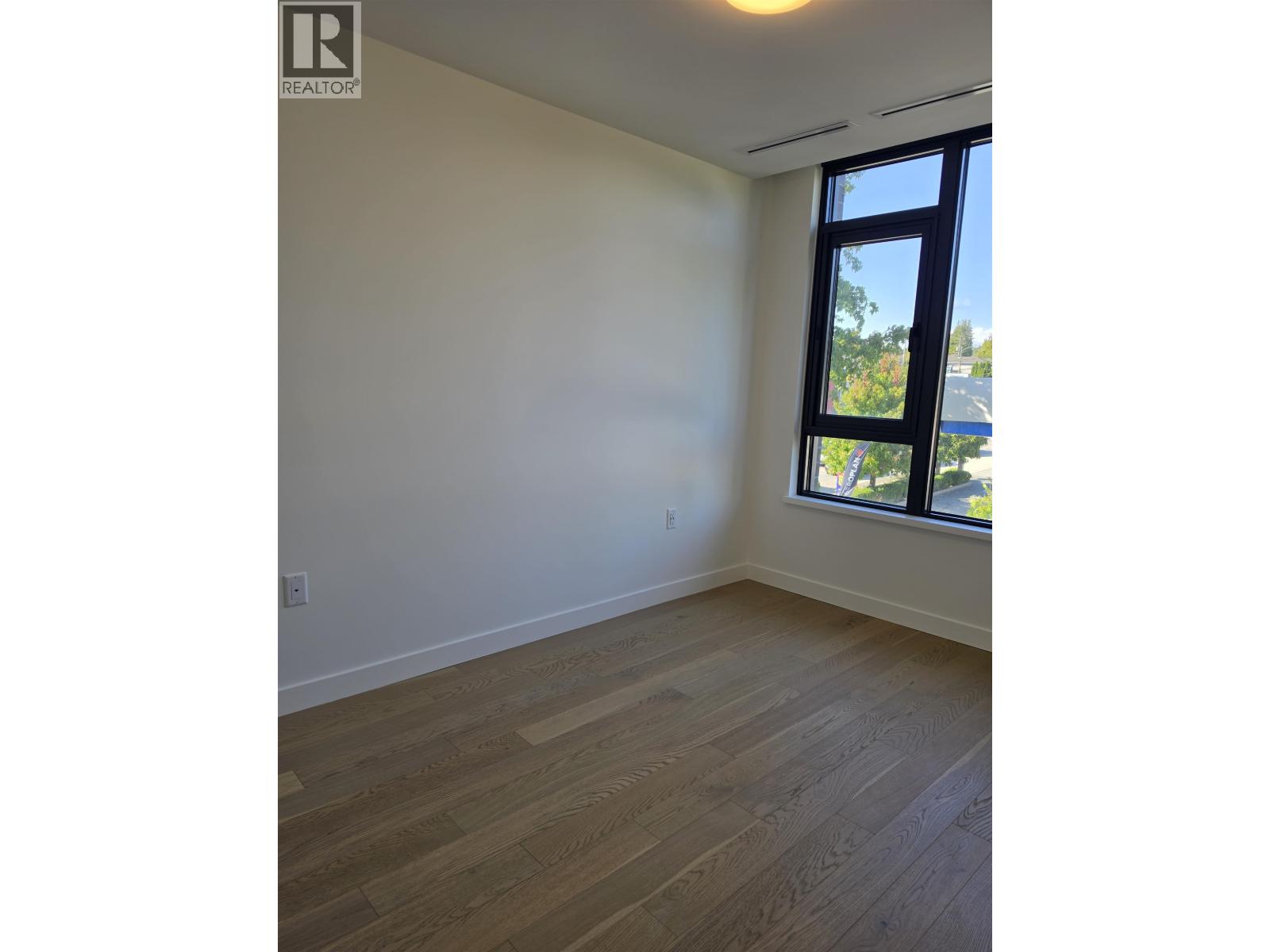310 8398 Oak Street Property Photo 6