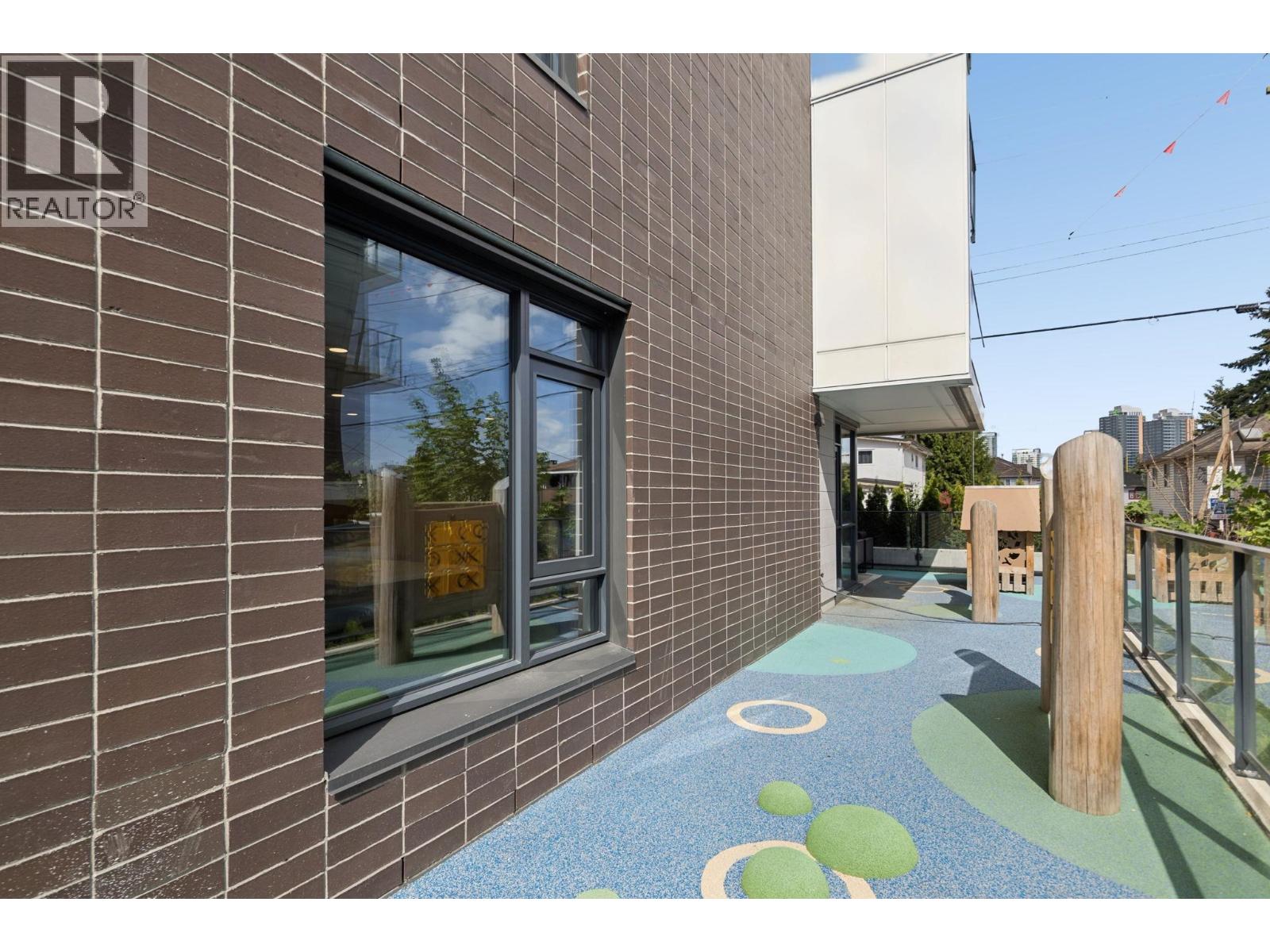 310 8398 Oak Street Property Photo 16