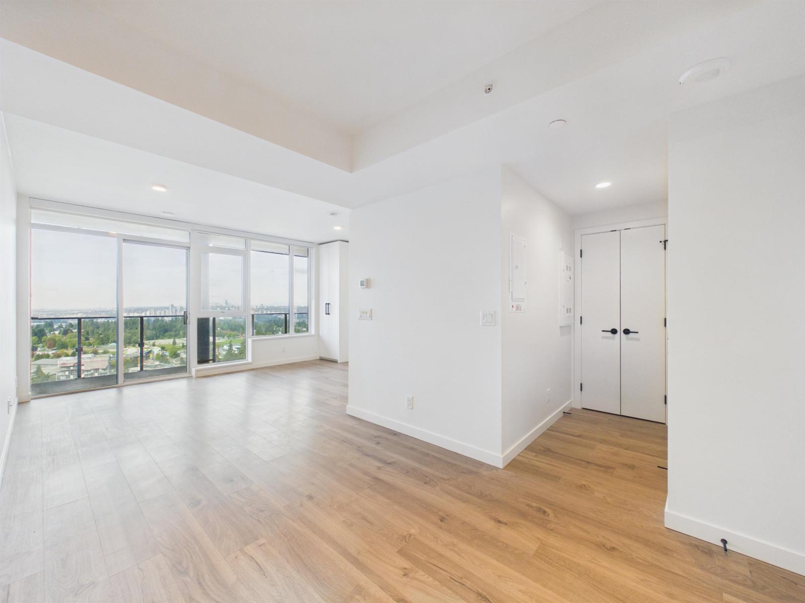 3111 10448 UNIVERSITY DRIVE Property Photo 1