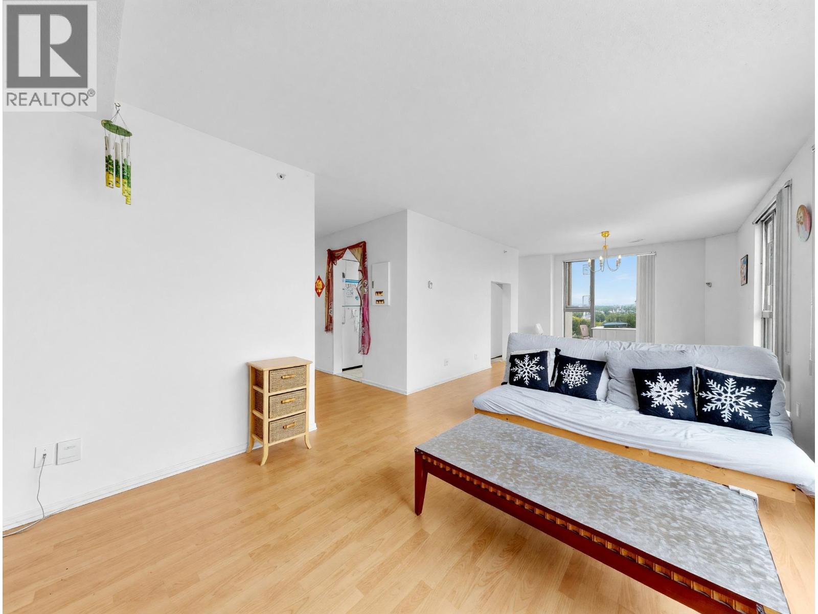 1302 8246 Lansdowne Road Property Photo 3