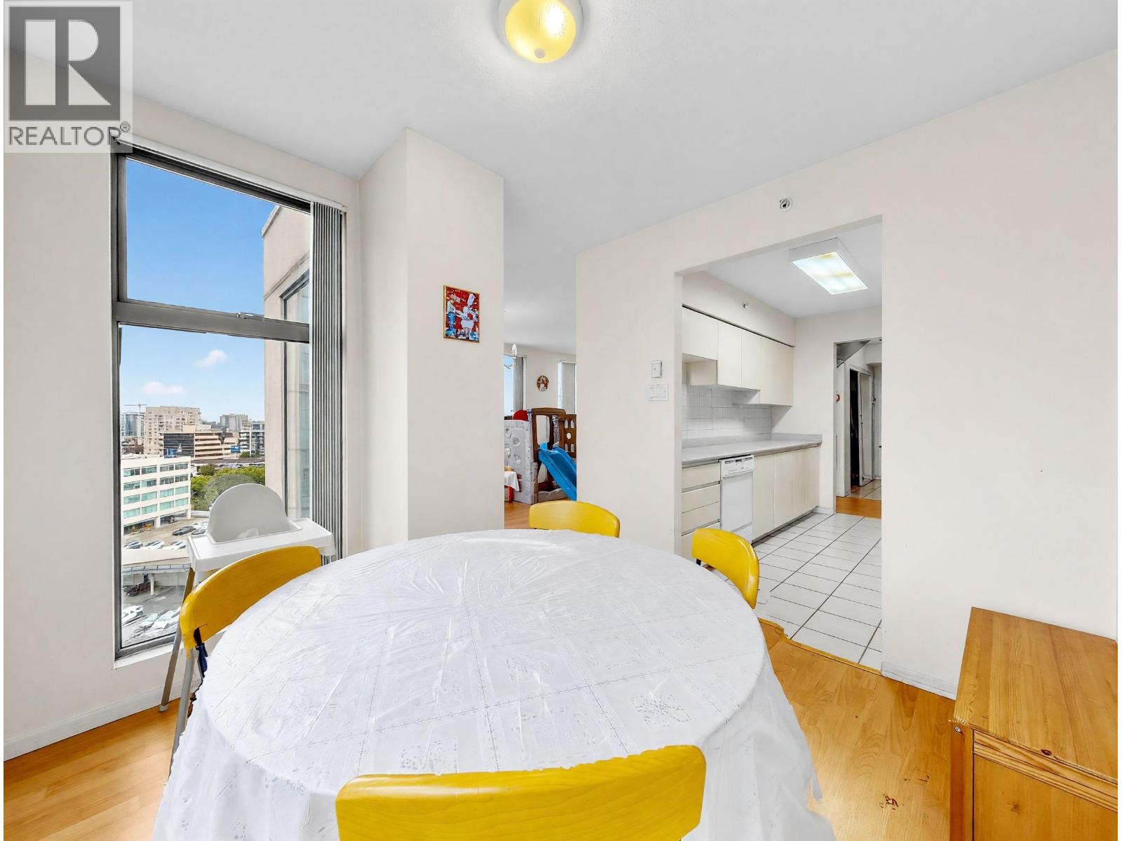 1302 8246 Lansdowne Road Property Photo 9