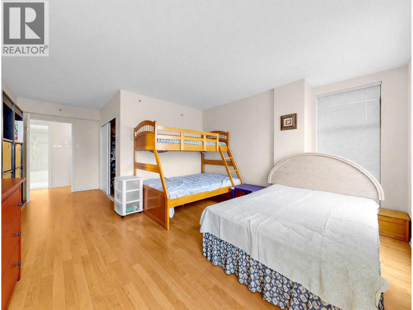 1302 8246 Lansdowne Road Property Photo 14